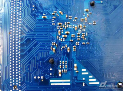 臺(tái)積電10納米芯片試產(chǎn)成功，開(kāi)啟集成電路新紀(jì)元——從制程突破看產(chǎn)業(yè)發(fā)展與未來(lái)趨勢(shì)